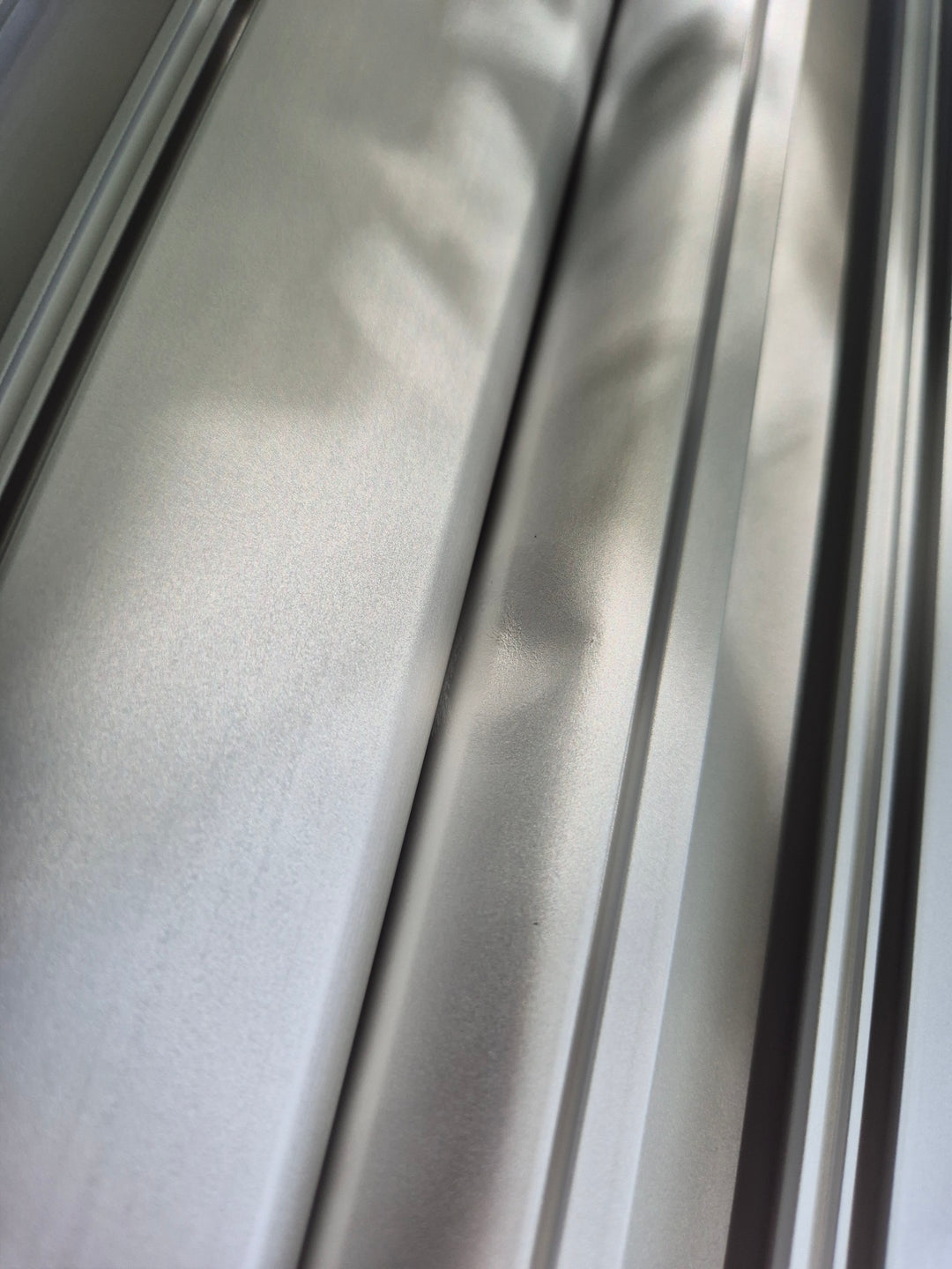 Thule 118cm Wingbar - Light damage