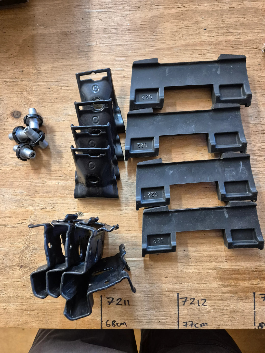 Thule 6028 Fitting Kit - VOLVO XC60 2017- & XC90 2015- ( Flush Rail) (Used)