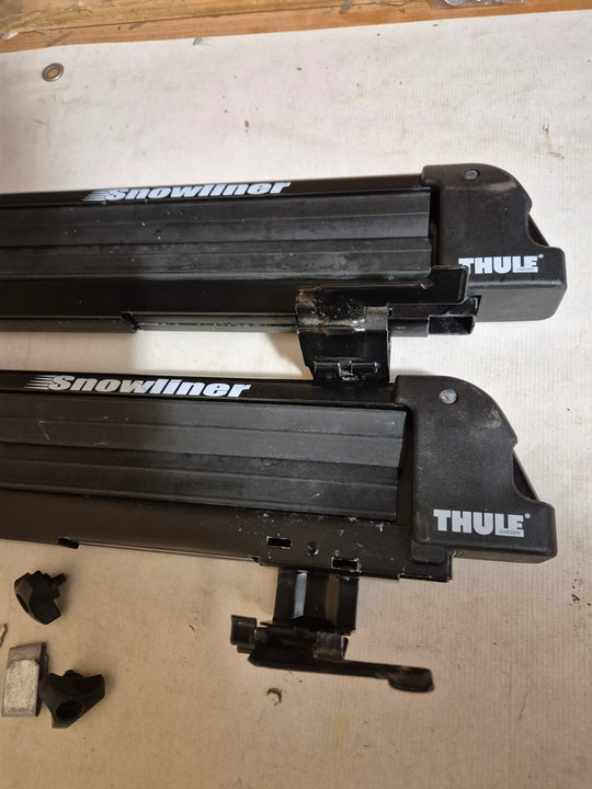 Thule Snowliner - carries 4 ski pairs