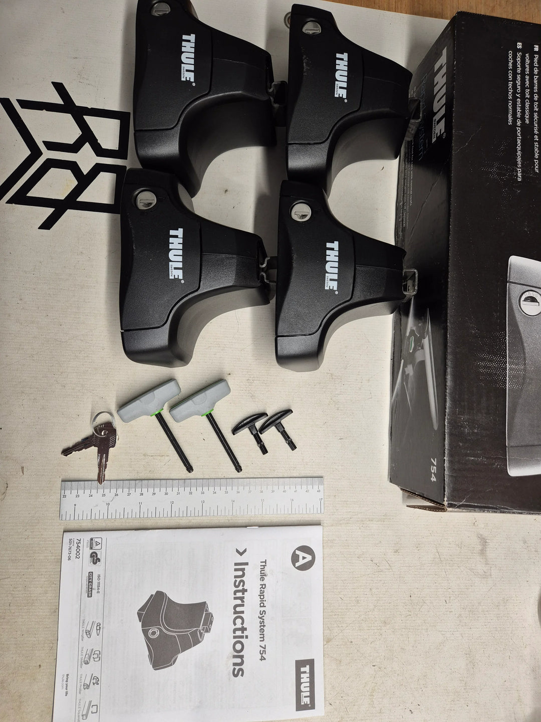 Thule 754 Footpack Near new – Roof Boxed