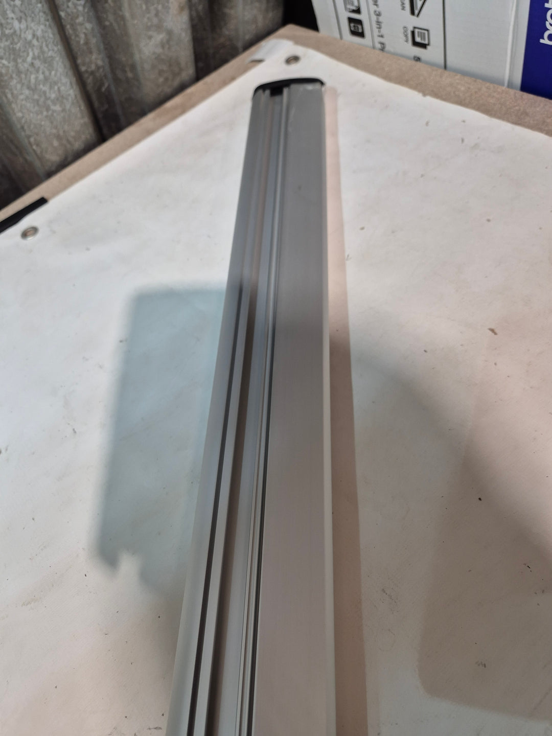 Thule Wingbar Evo 711400 (135cm ) single bar - Damaged