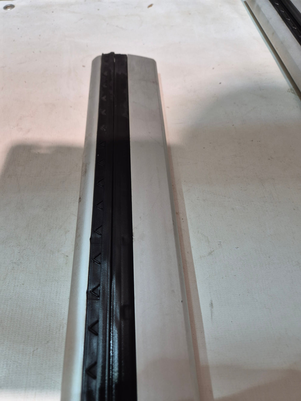 Thule Wingbar Evo Edge 721300 (86cm) x 1 - Used
