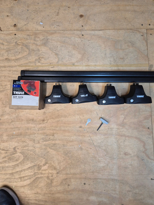 Thule Roof Bars for VOLVO V70 estate 02 - 2007 Normal Roof ( 1370 - 762 - 754)