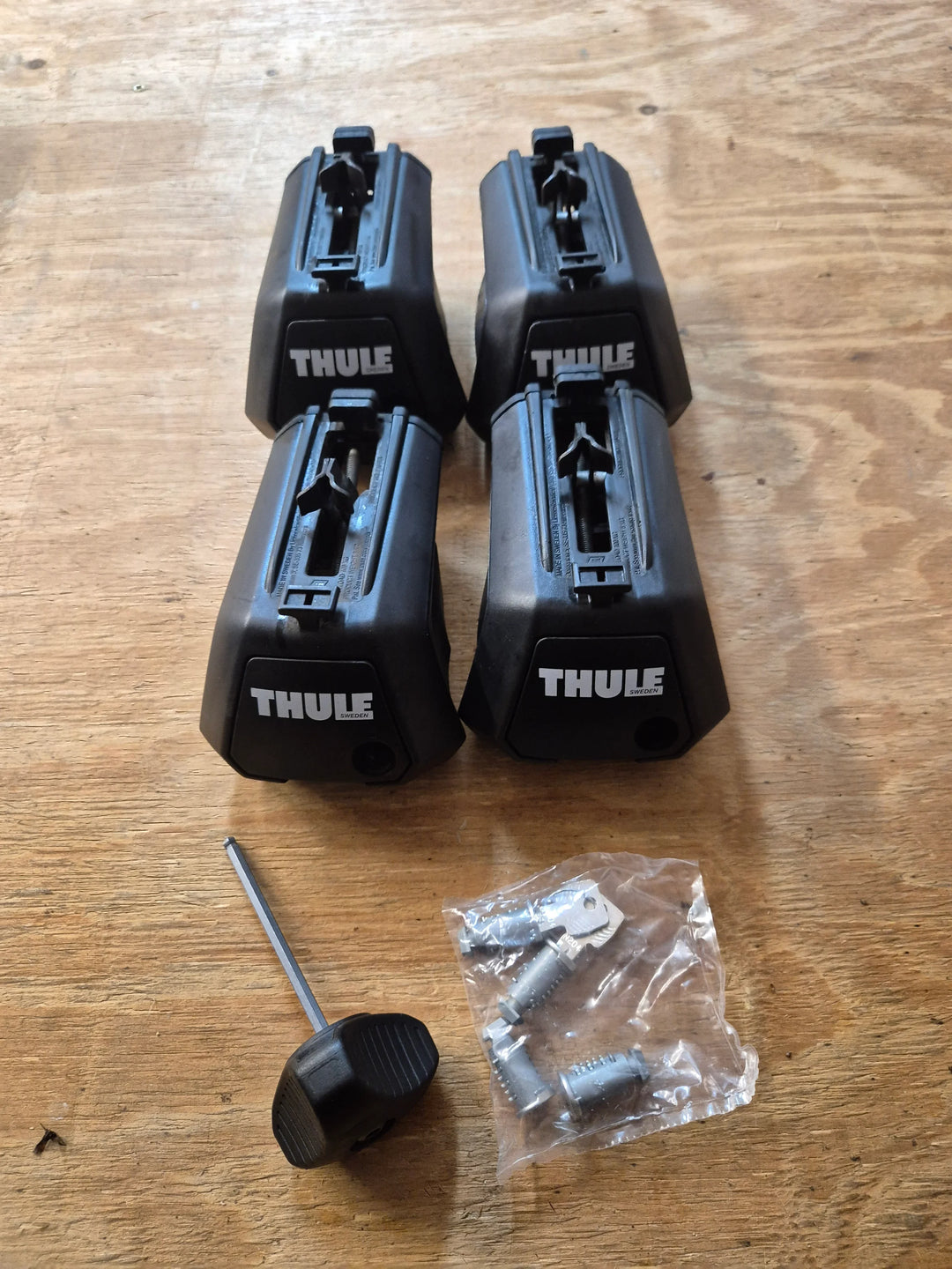 Thule 7104 Footpack ( Raised Rails)