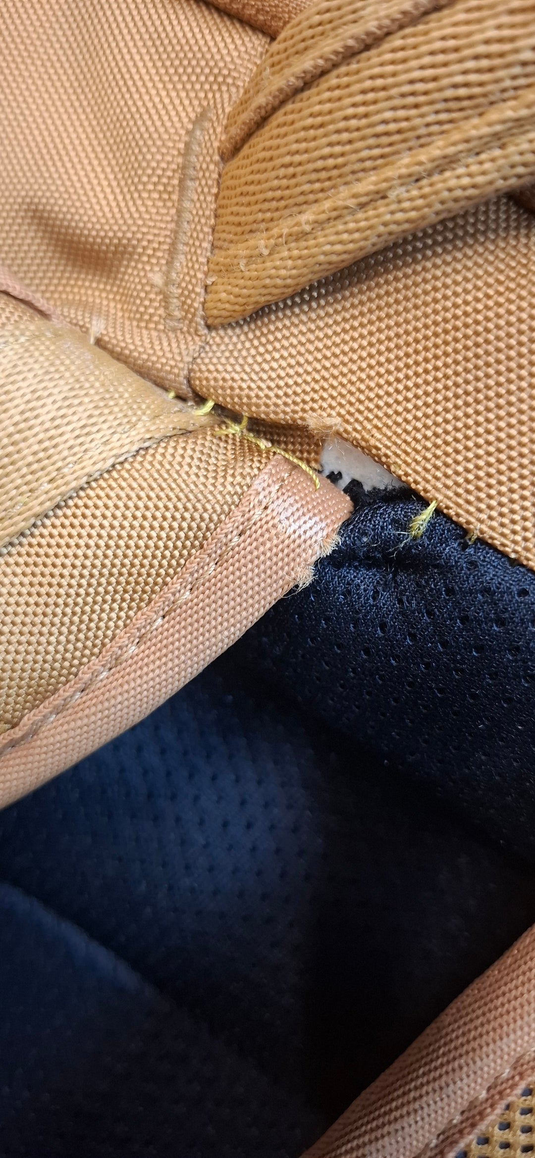 Thule chasm 26L rucksack in golden colour - read description