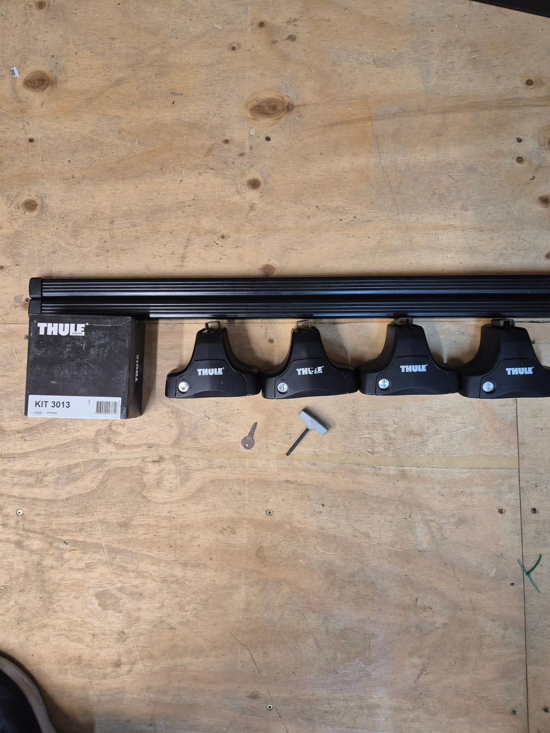 Thule Roof Bars for Peugeot 307 2001 - 08 Fixed Points ( 3013 - 753 - 7122)
