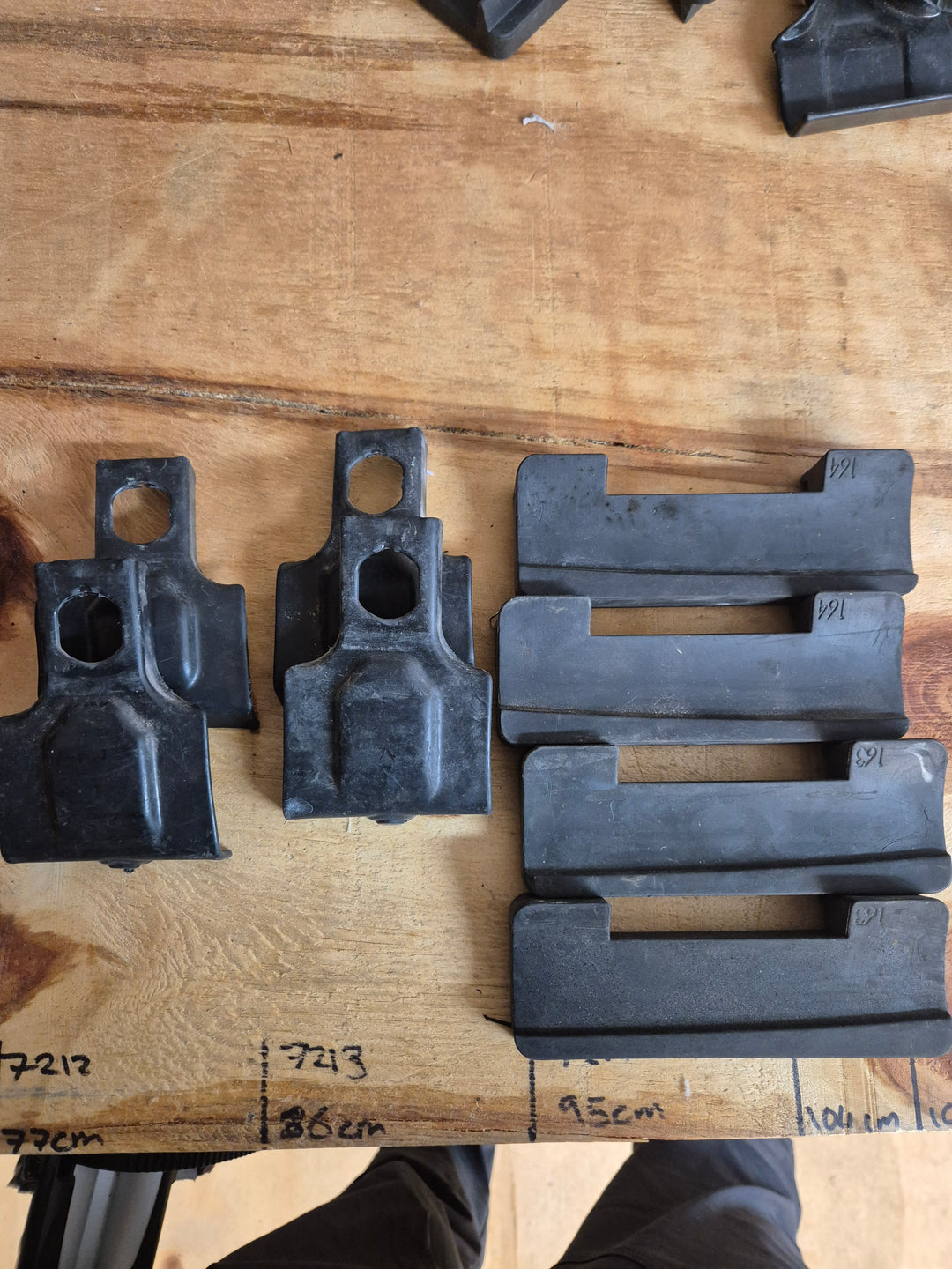 Thule 1592 Fitting Kit - VOLKSWAGEN Passat, 4-dr Sedan, 05-14