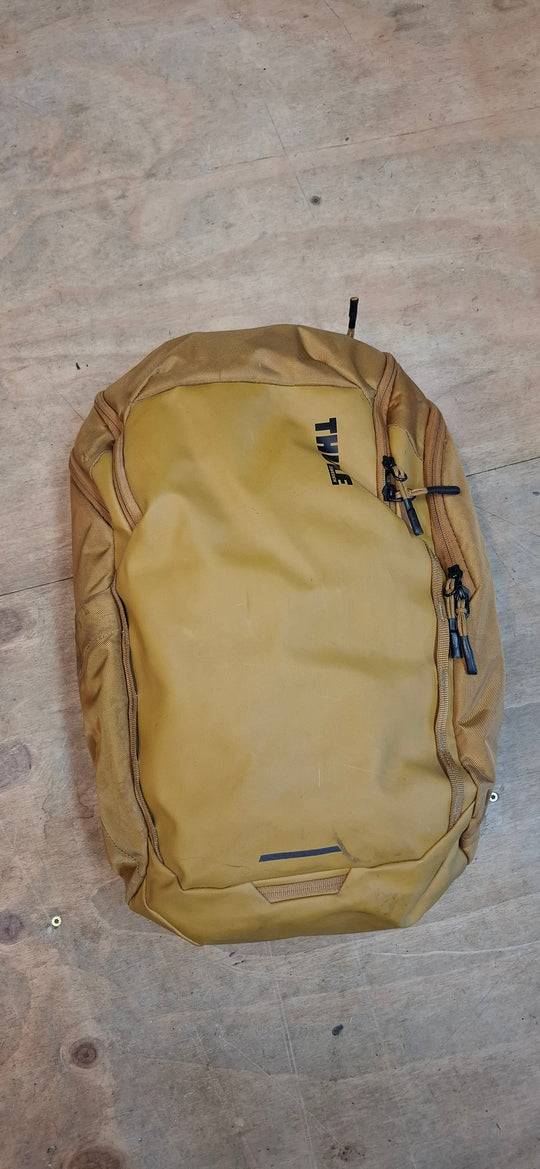 Thule chasm 26L rucksack in golden colour - read description