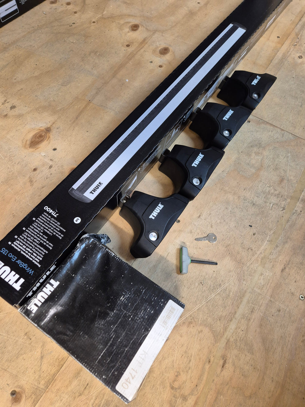 Thule Wingbar Evo set for Citroen C4 Picasso 2013 Onward flat roof ( 1740 - 754 - 7114 )