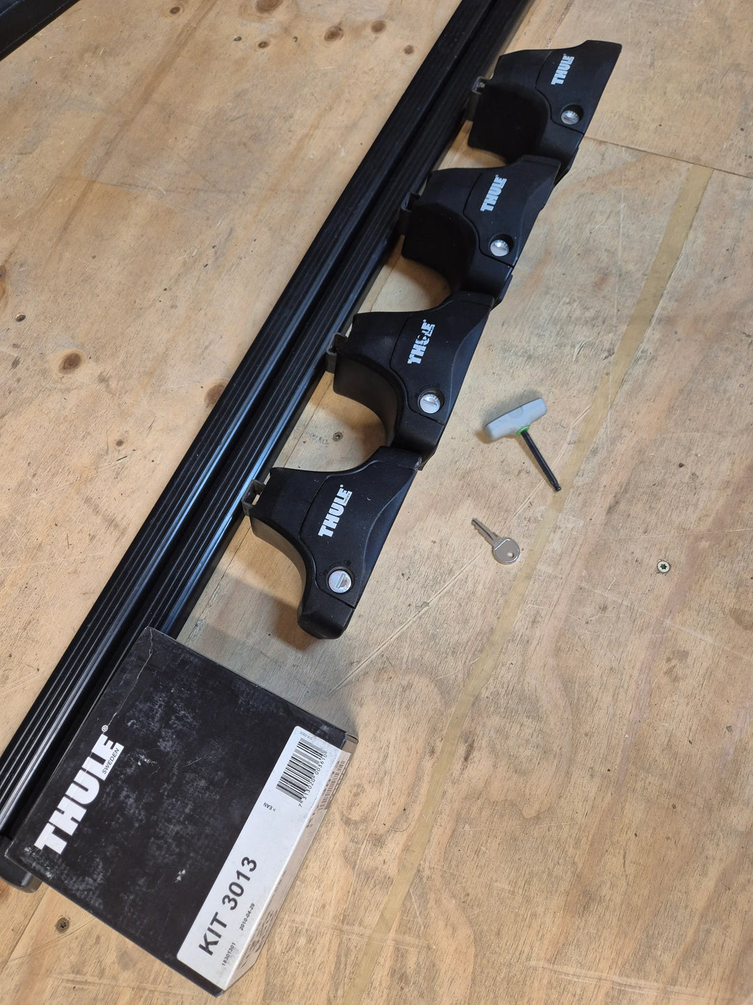 Thule Roof Bars for Peugeot 307 2001 - 08 Fixed Points ( 3013 - 753 - 7122)