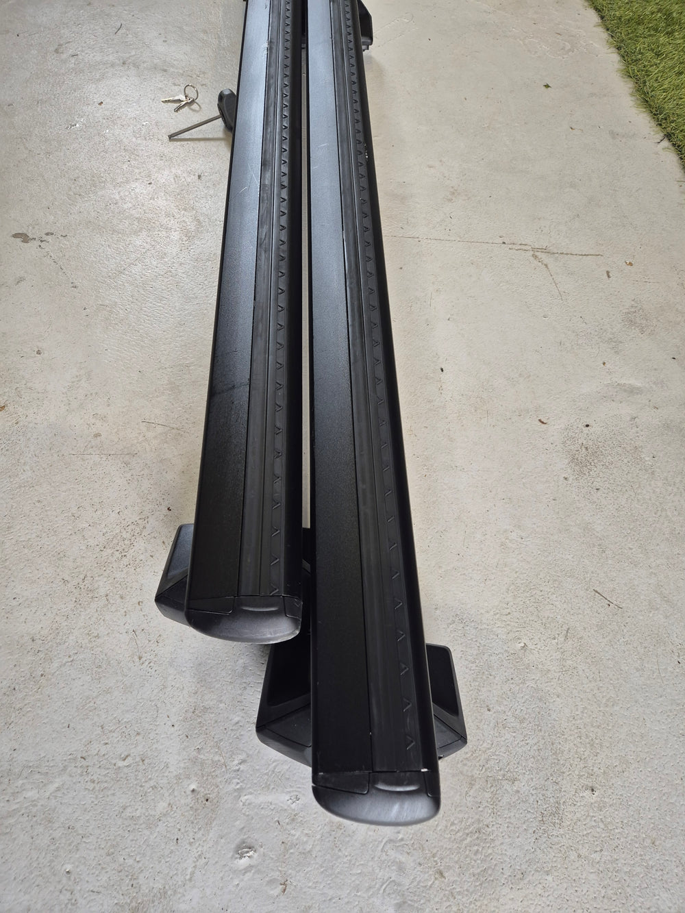 Audi A3 Saloon Roof Bars 2013 to 2019 - Thule Wingbar Evo Black ( 711320 - 7105 - 5121)