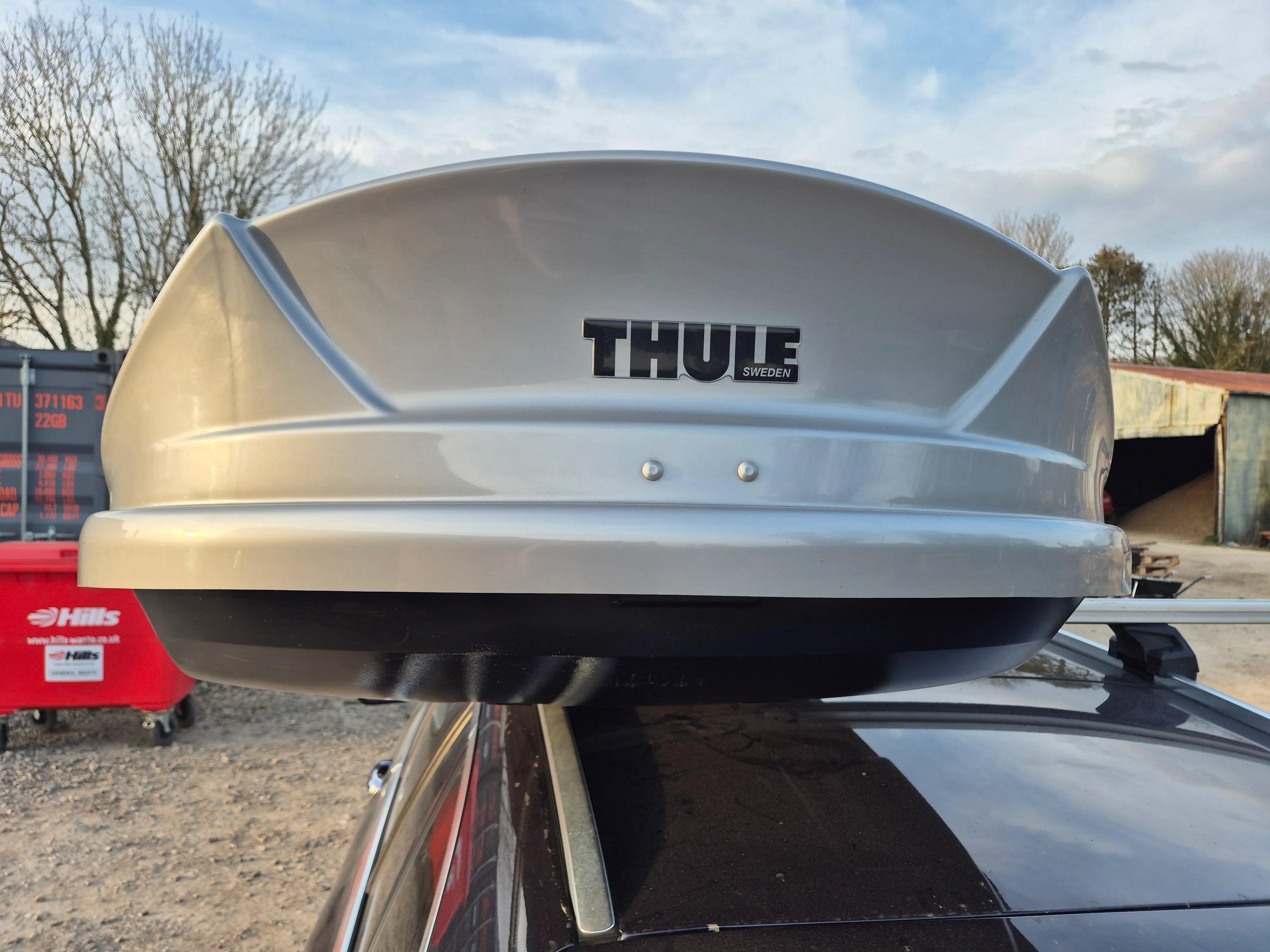 Thule Motion 900 / XXL – Roof Boxed
