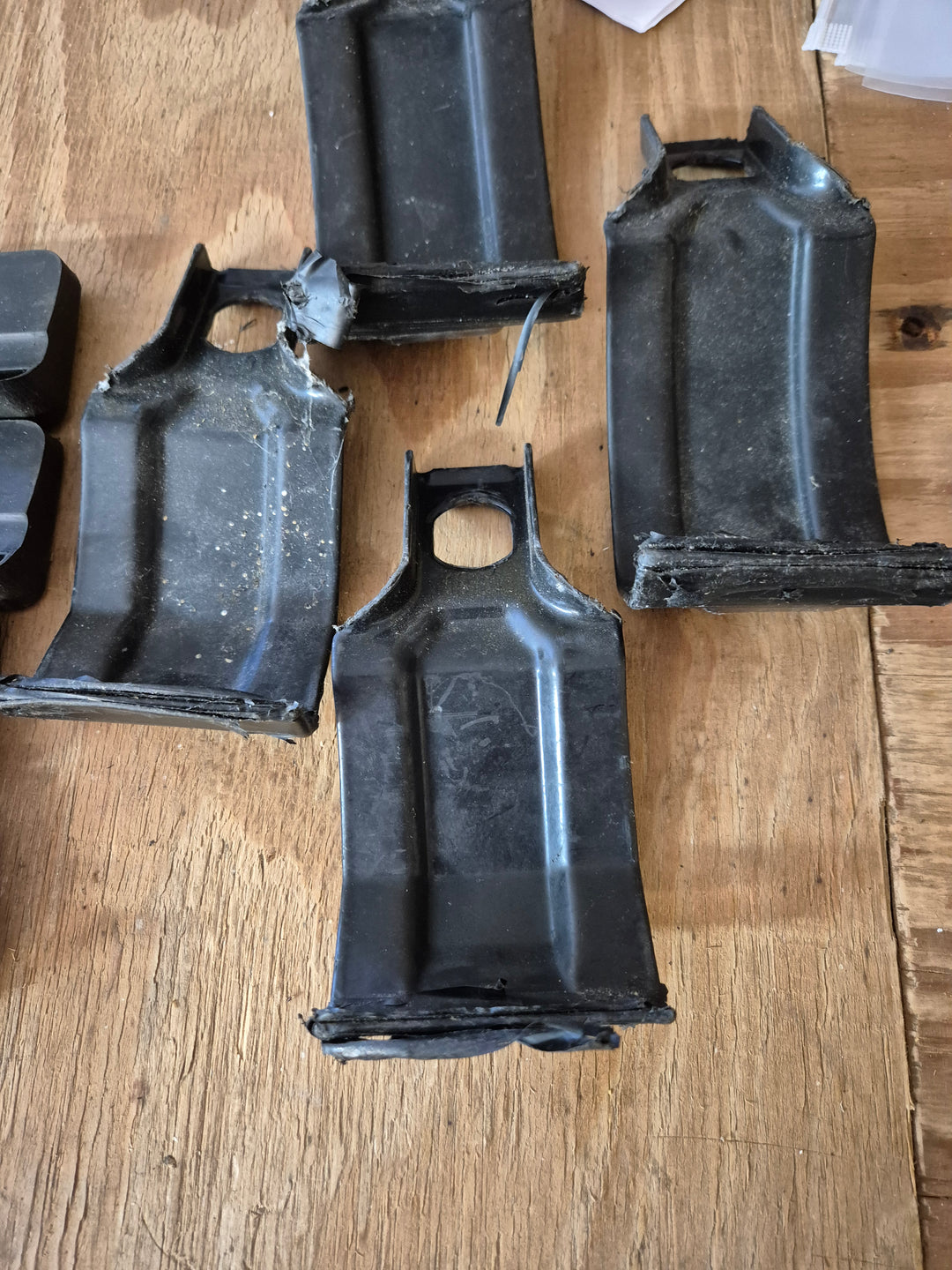 Thule 1524 Fitting Kit Kia Soul normal roof 2008 to 2013