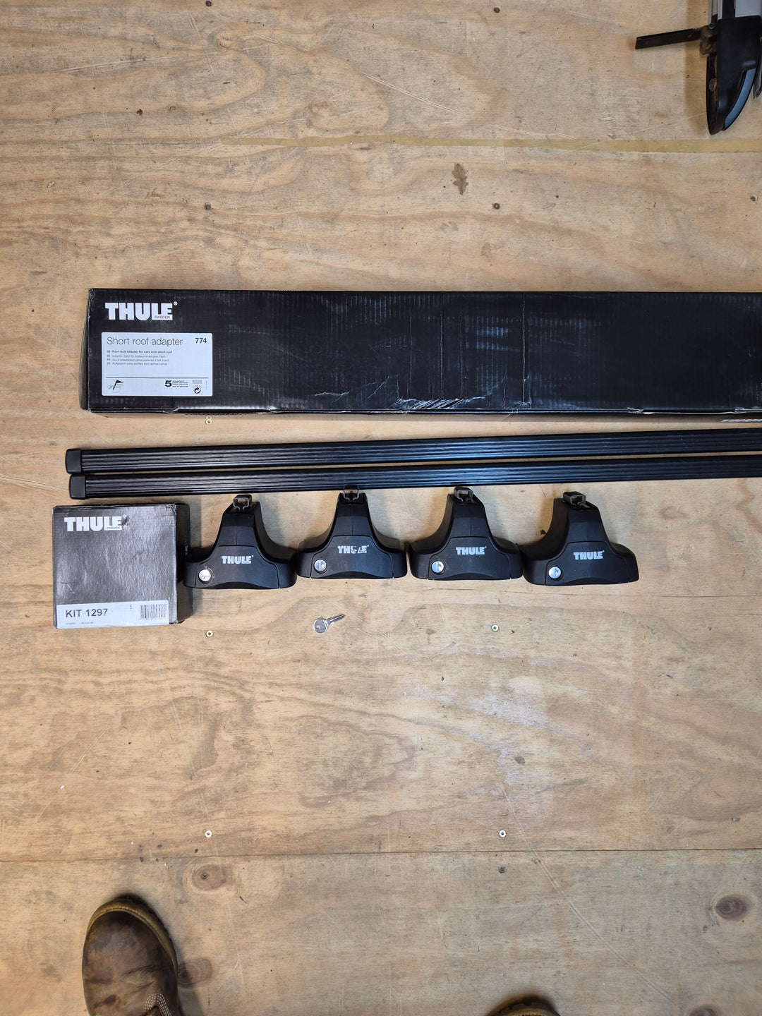 Thule Roof Bars for Renualt Megane 3dr Coupe 1997 - 02 ( 1297 - 774 - 761 - 754