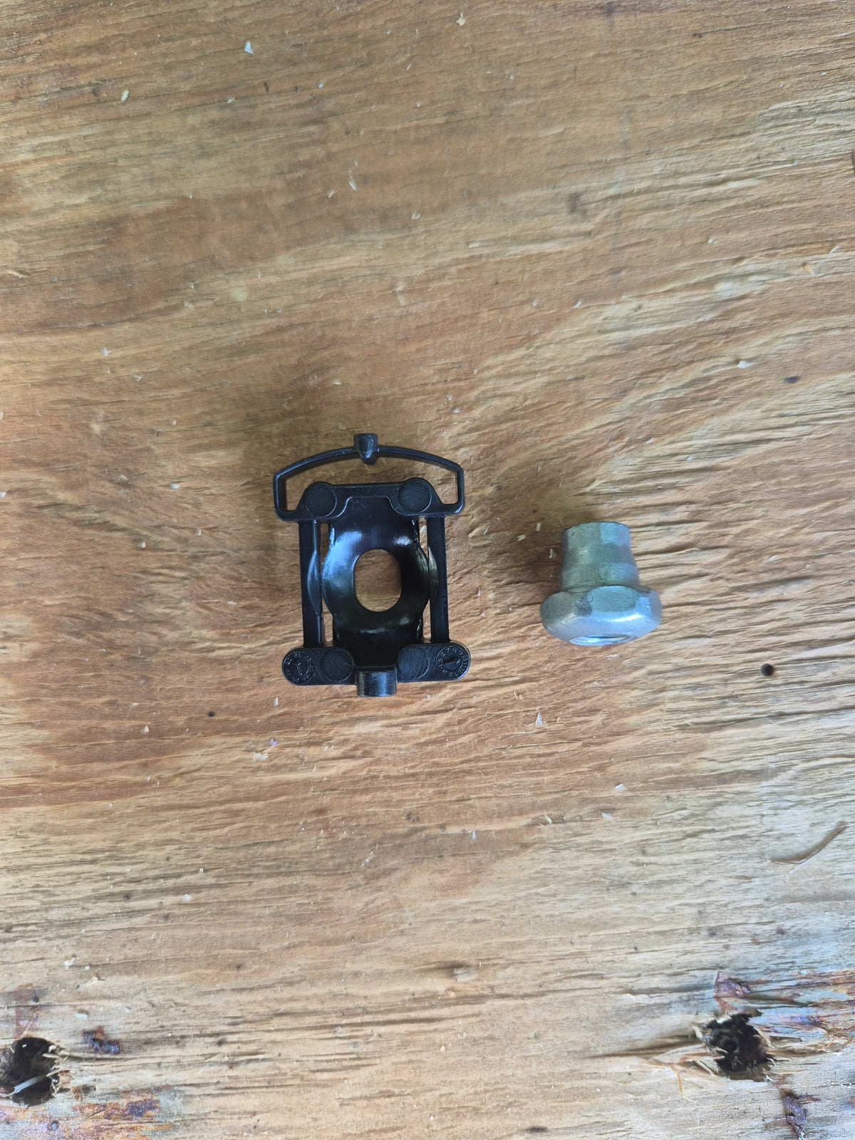Thule 54672 & 54674 Nut & Washer x 1 - For 7000 series fitting kits product image