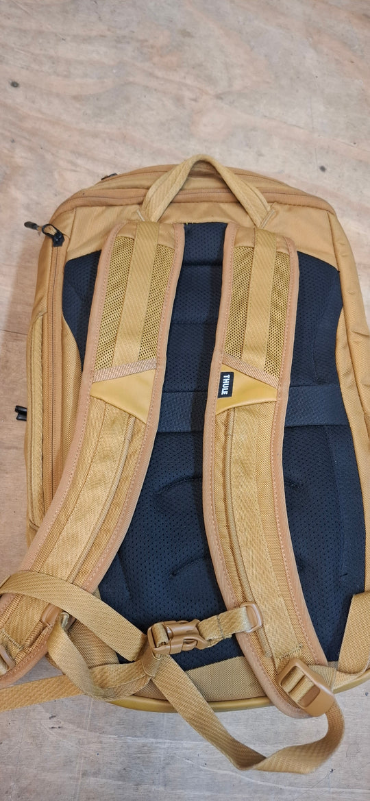 Thule chasm 26L rucksack in golden colour - read description