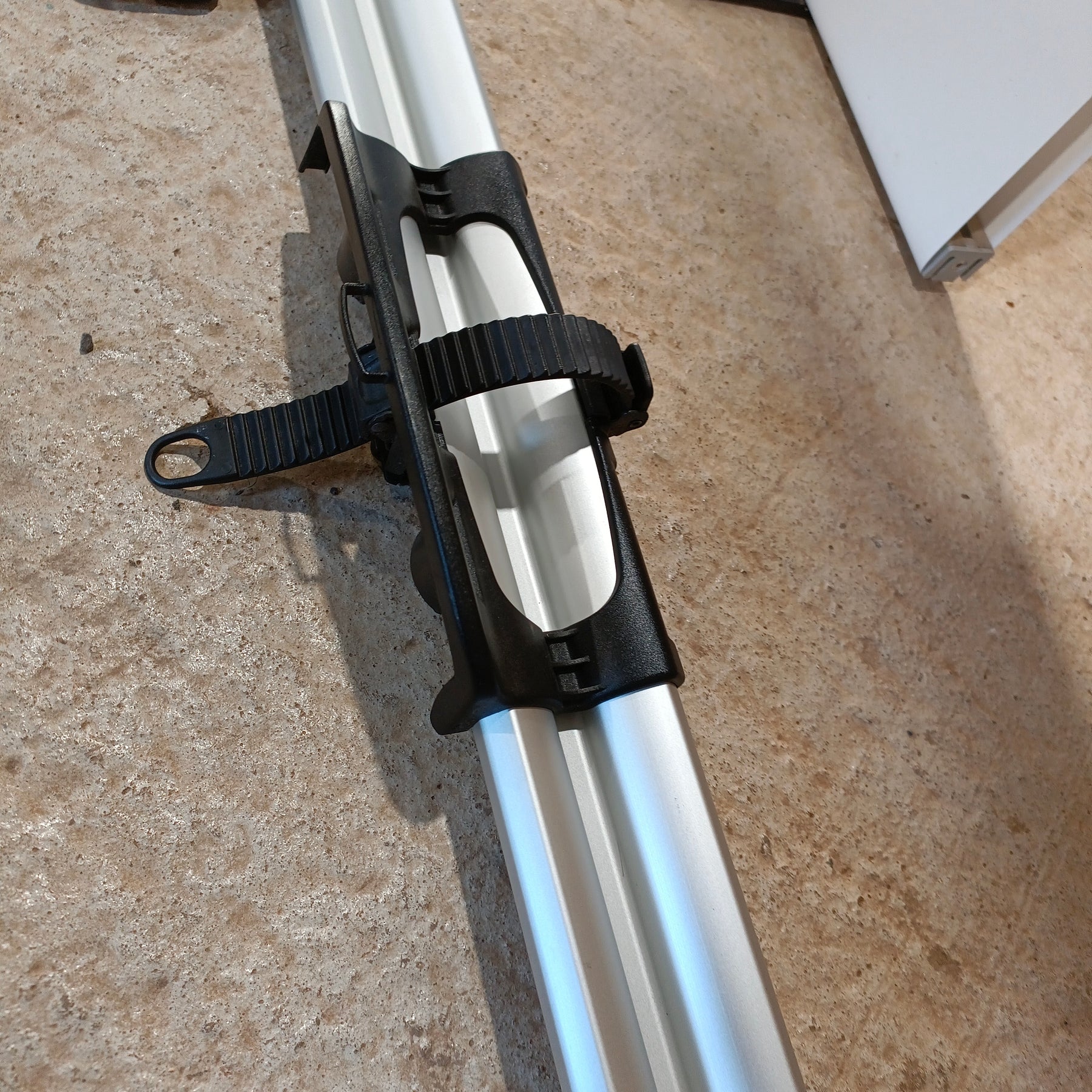 Thule 561 Outride bike carrier Thule Roof Bars Roof Boxed